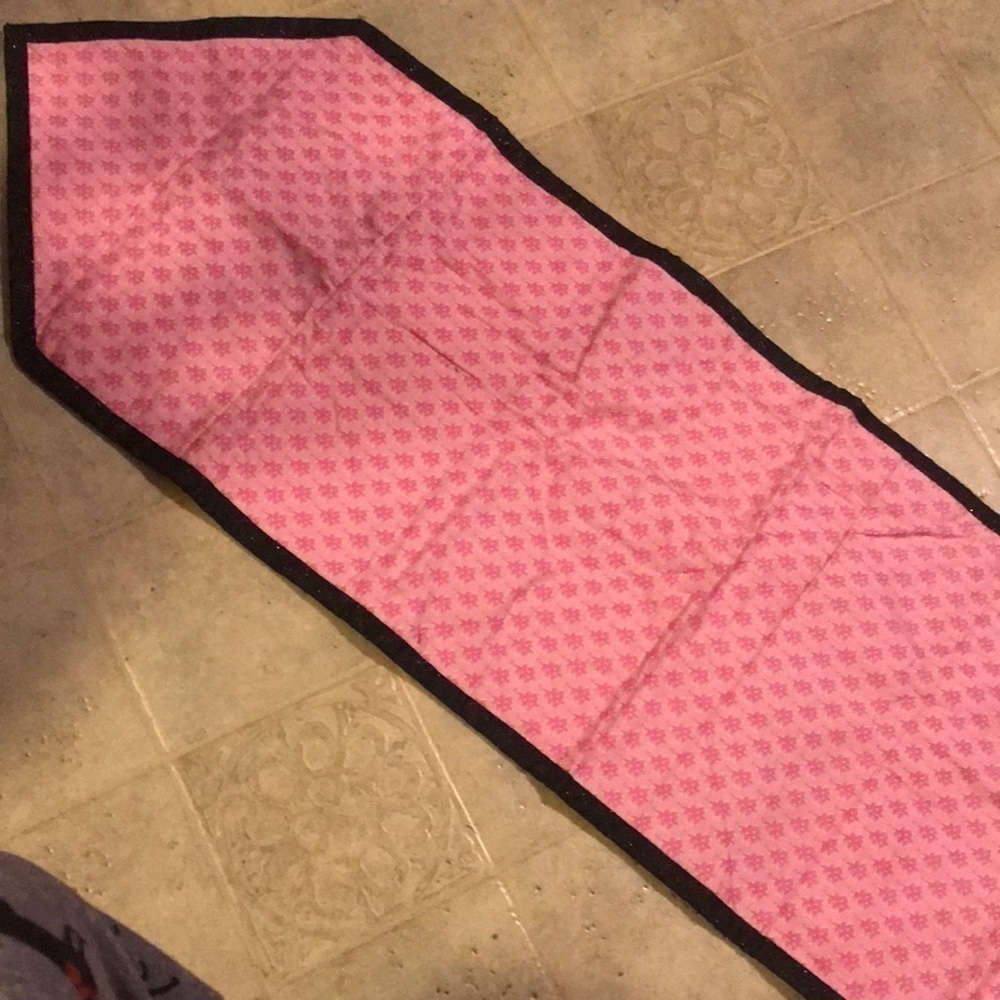 HOLIDAY Table Runner - Picture 5 of 7